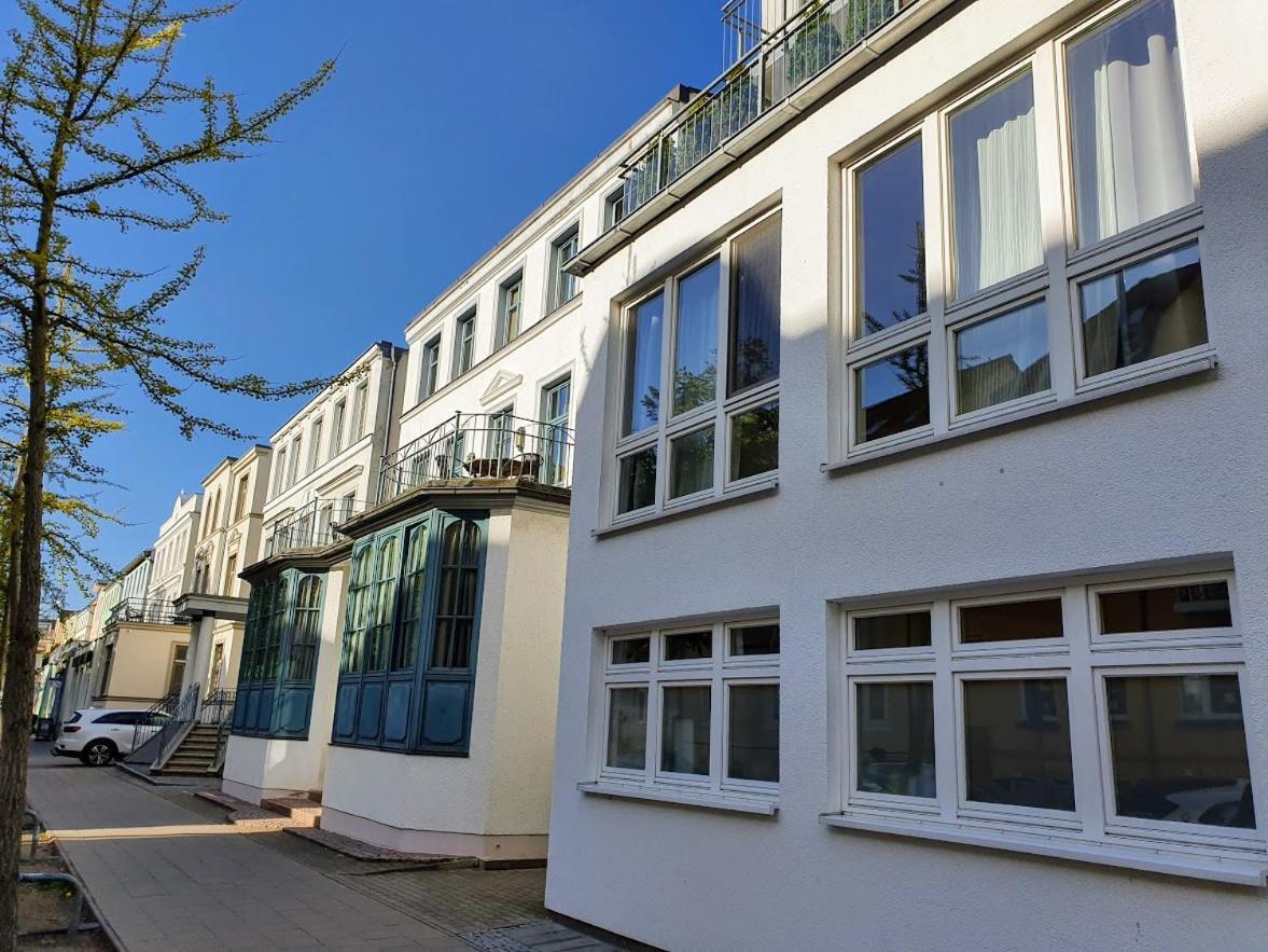 Ferienwohnung Achtern Diek, Inklusive Strandkorb Und Stellplatz Rostock Extérieur photo